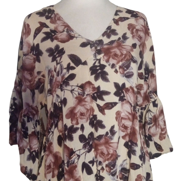 Altar'd State Moody Floral Babydoll Style Peasant Top Size Small Cream Roses - Picture 2 of 8